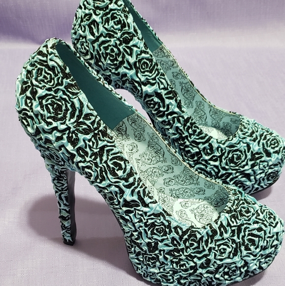Size 10 Baby Blue Satin & Glitter Rose Print Pumps - Picture 5 of 11